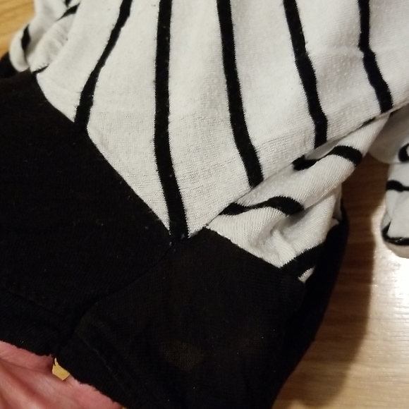 💥3/$10💥 Splash Hi-Lo Striped Short Sleeve Raglan Tee with Pocket - Picture 7 of 13